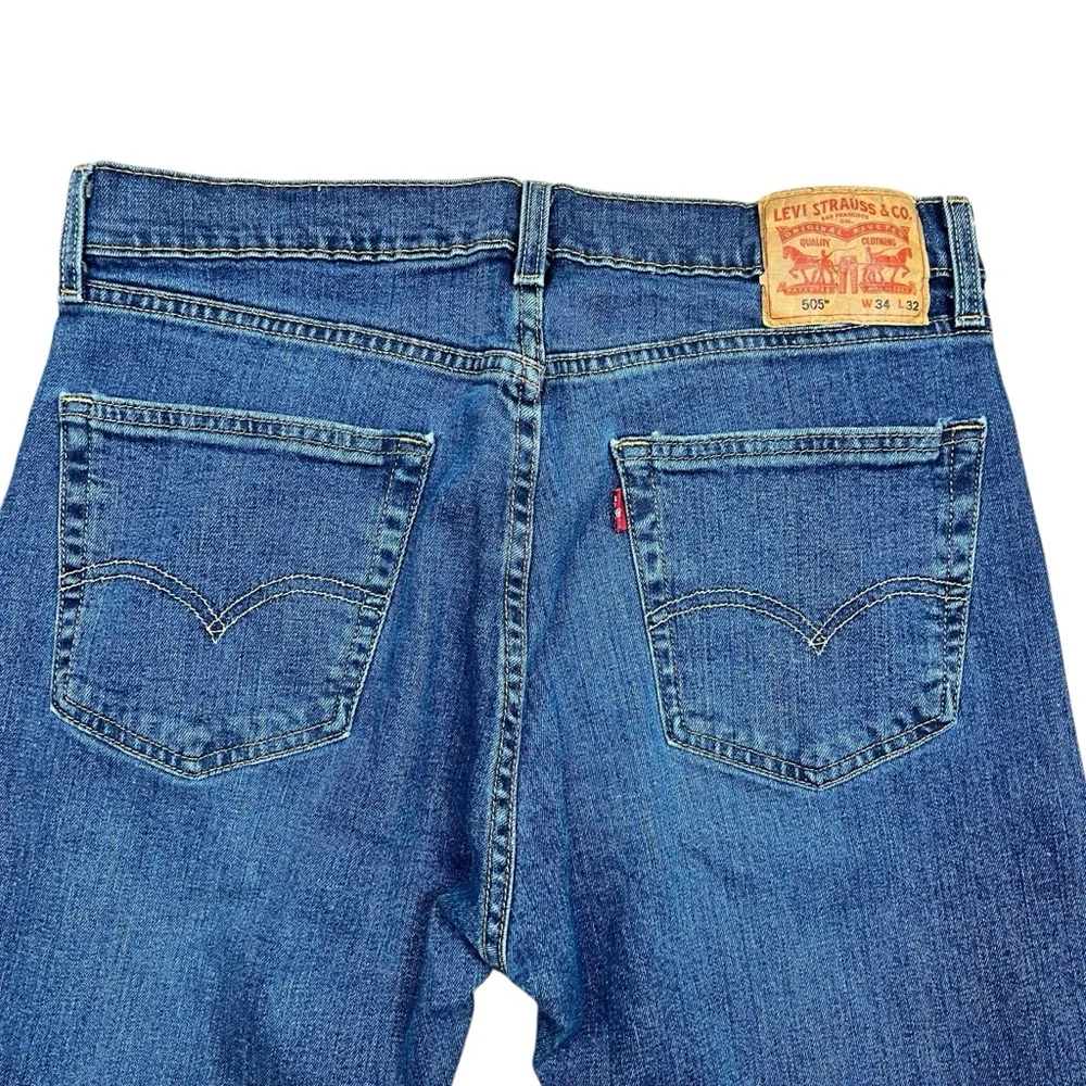 Levi's 505 Jeans Mens 34x32 Blue Medium Wash Straight Leg Zip Fly‎ Cotton Denim